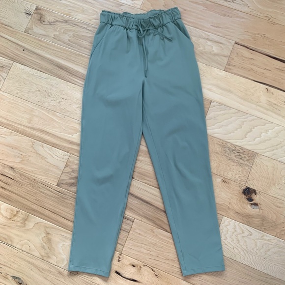 Lululemon Keep Moving Pant High Rise Tapered Jogger Green Drawstring Size 4 - Picture 2 of 8